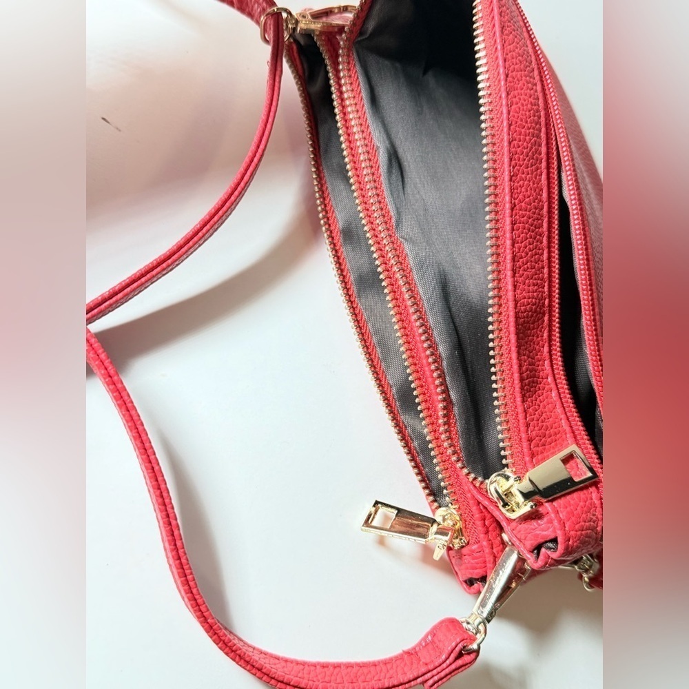 Elegant Pink Crossbody Bag - Picture 3 of 7